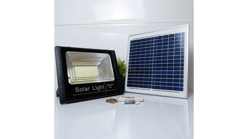 Top 3 dòng đèn solar light 100W IP67 tốt nhất 2023
